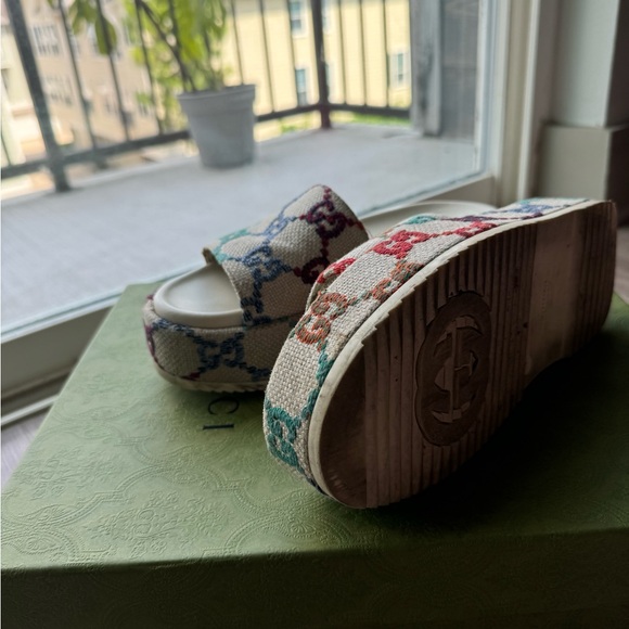 Selling platform, Gucci slides. Multicolor. Used with minimum wear. - Picture 3 of 5